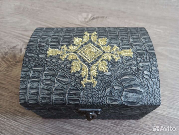 Шкатулка сундучок для украшений из личной коллекци