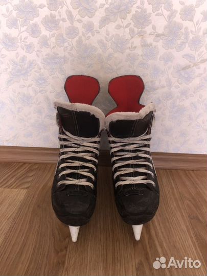 Коньки хоккейные