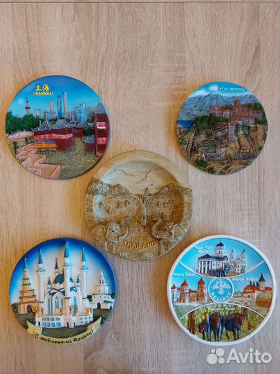 Сувенирные тарелки из разных стран