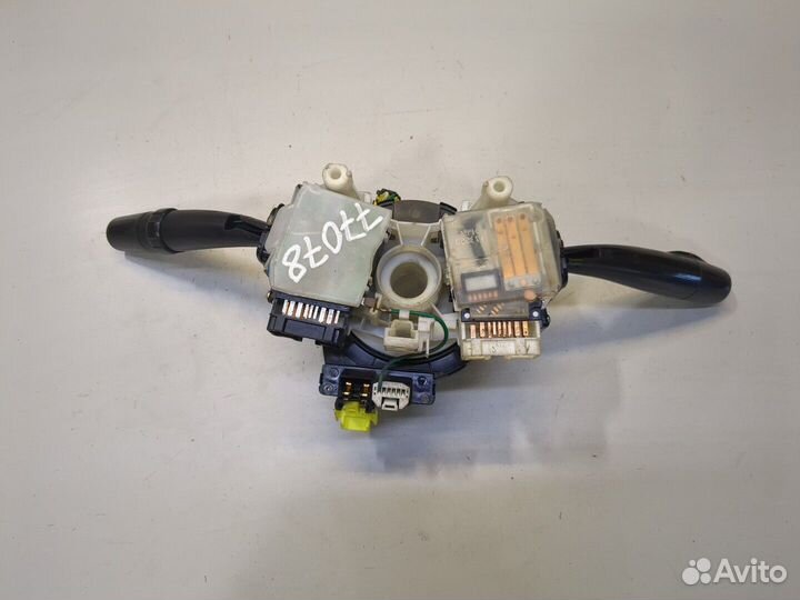 Переключатель поворотов и дворников Toyota Corolla