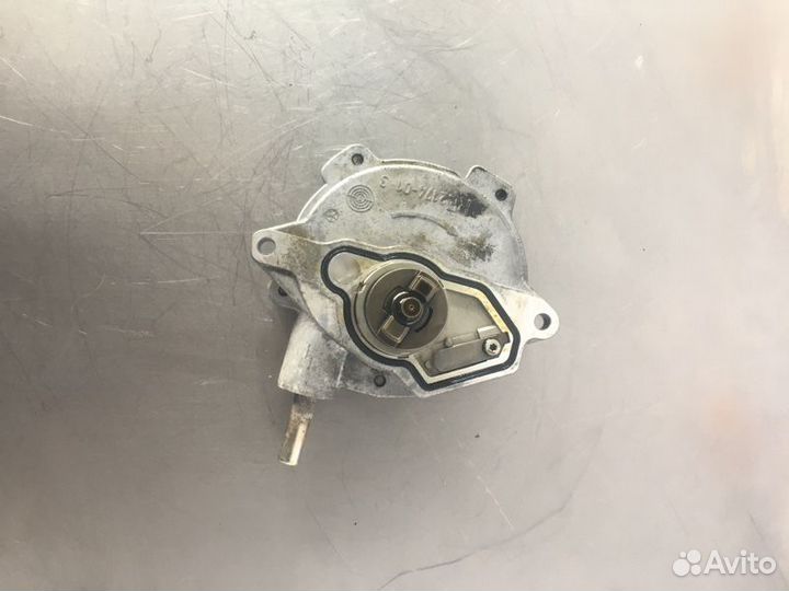 Насос вакуумный Mercedes C-Class W203 M271 1.8I