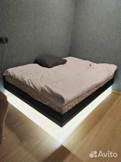 Кровать двухспальная Парящая Лофт