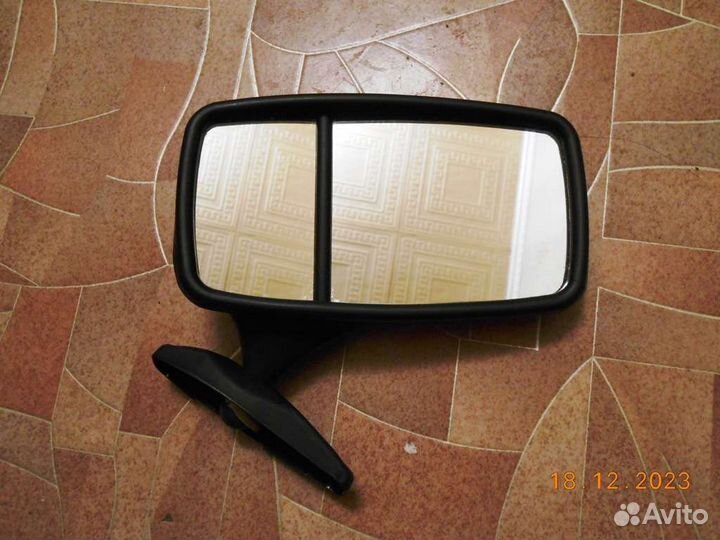 Боковое зеркало на 