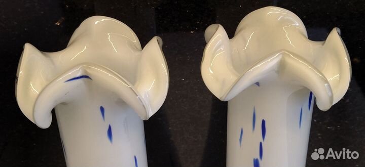 Парные вазы. молочное стекло, винтаж