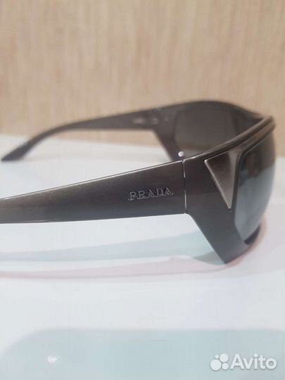 Солнецезащитные очки prada