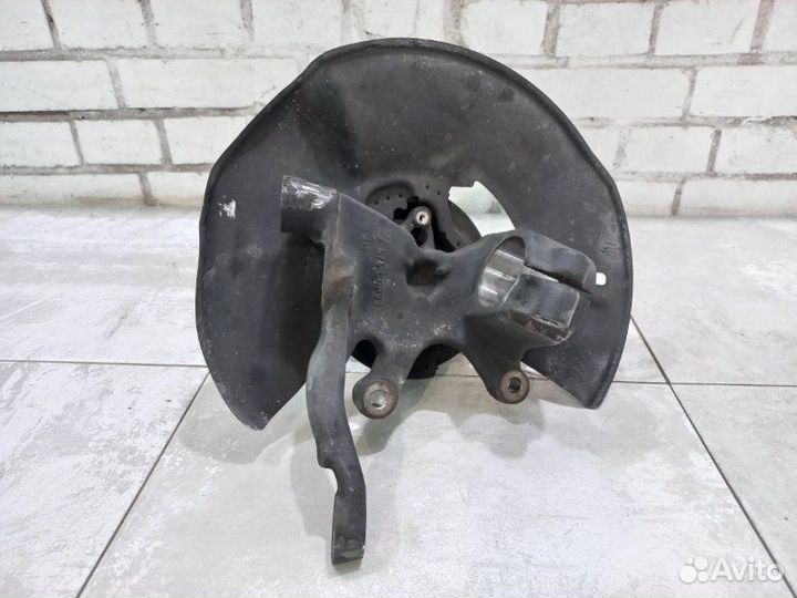 Кулак передний правый Bmw 735 E38 M62B35 2001