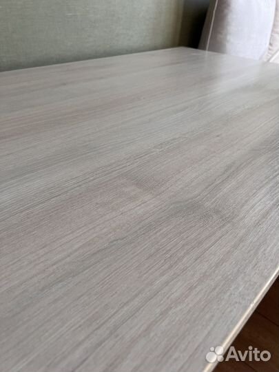 Компьютерный стол белый