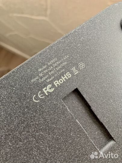 Беспроводное зарядное устройство Uniq Aereo 3-in-1