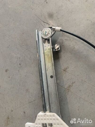 Стеклоподъемник задний правый Hyundai Solaris 1.6