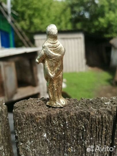 Серебряная статуэтка