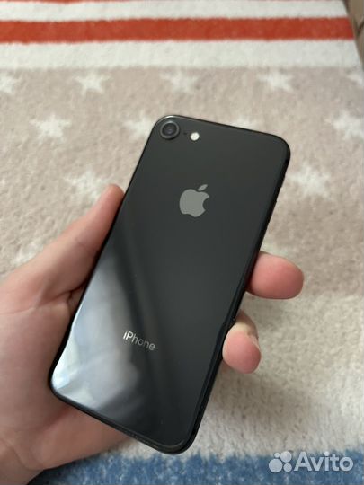 iPhone 8, 64 ГБ