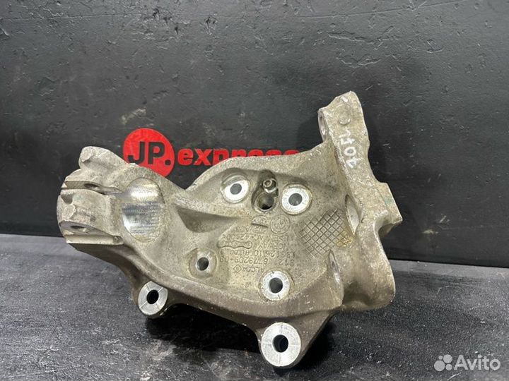 Кулак поворотный передний левый Bmw 3 E90 N52B25