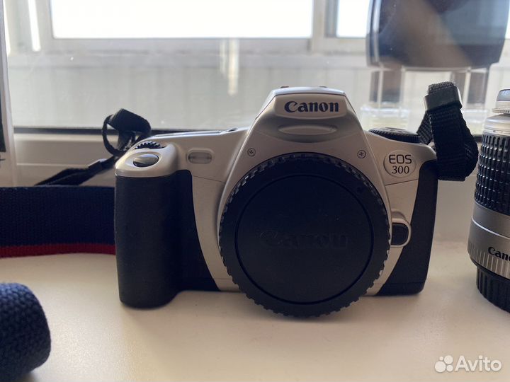 Зеркальный фотоаппарат пленочный Canon