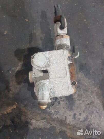 Клапан ускорительный Hyundai Gold Hd120 D6GA 2009