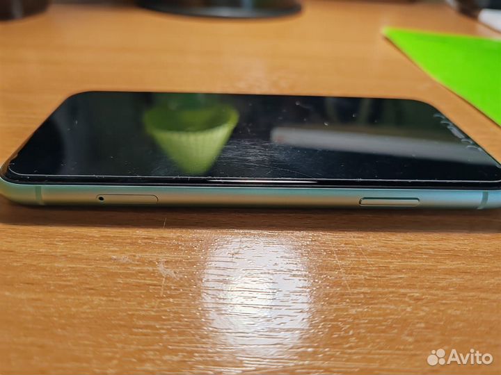 Телефон iPhone 11 64gb