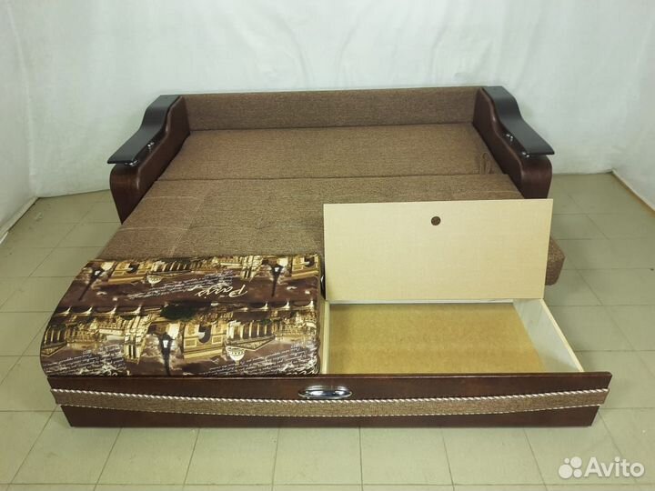 Диван на металлокаркасе