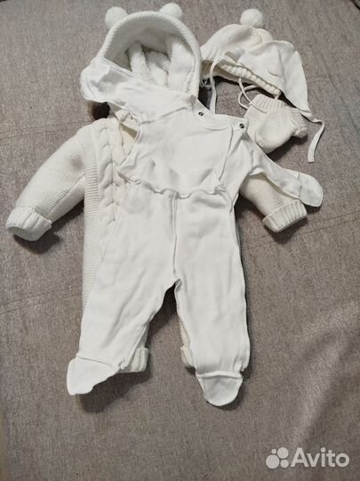 Вязаный костюм для новорожденного