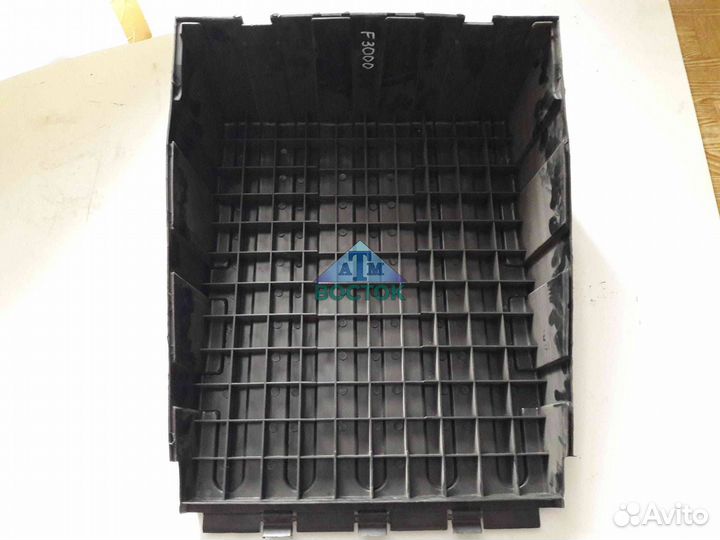 Крышка аккумуляторного ящика F3000 (квадрат) 2 за