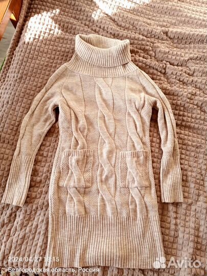 Платье вязаное