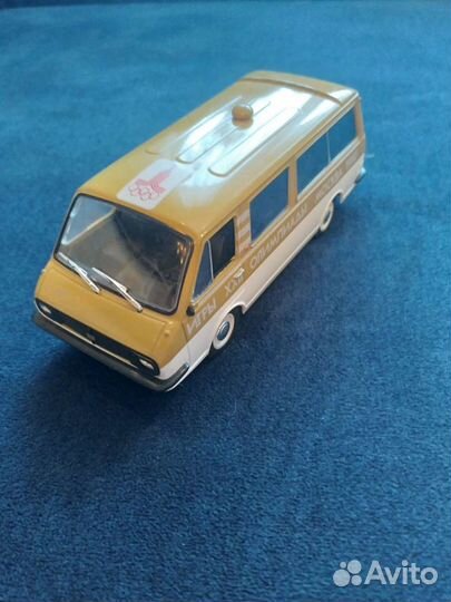 Модель раф 2203