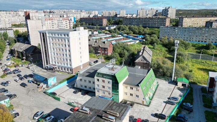 Здание, 3140 м²