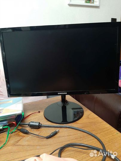 Монитор Samsung S19F350HNI