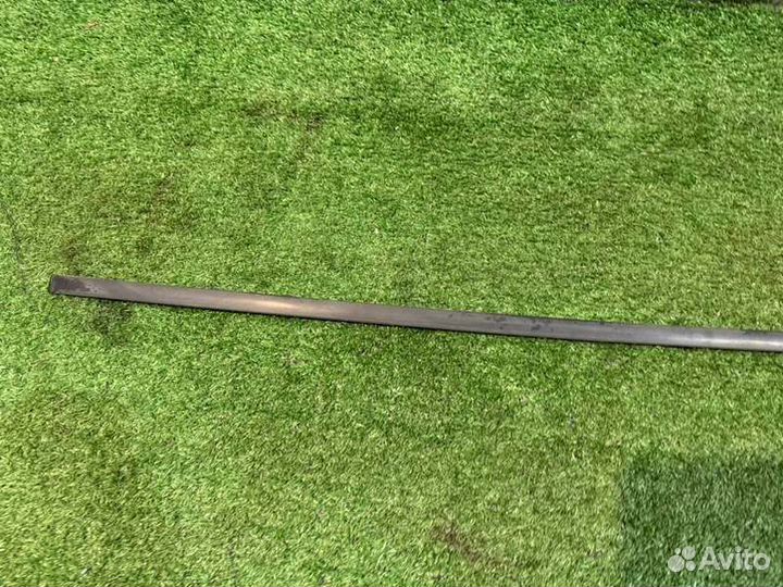 Молдинг крыши правый Toyota Vitz KSP130 1KR-FE