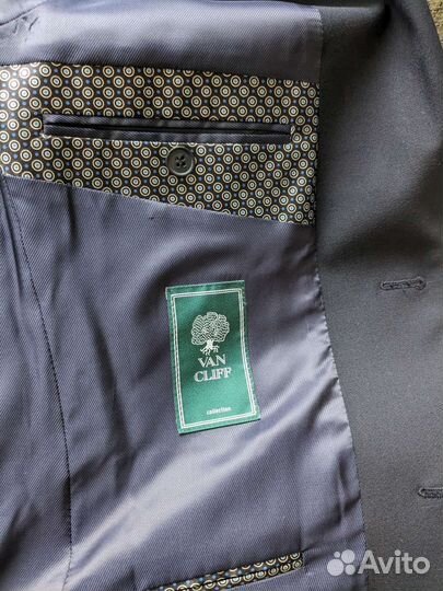 Продам костюм