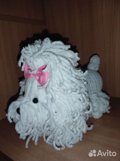 Собака вязаная игрушка Мальтезе