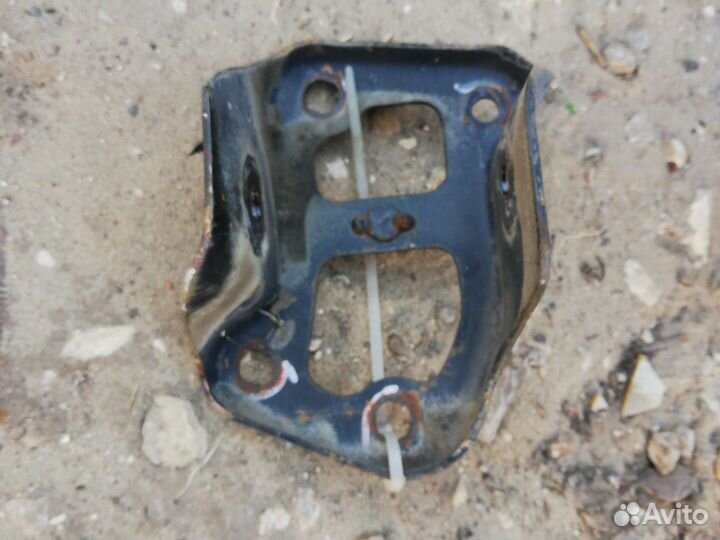 Кронштейн задней балки Шевроле Авео Т200 Т250
