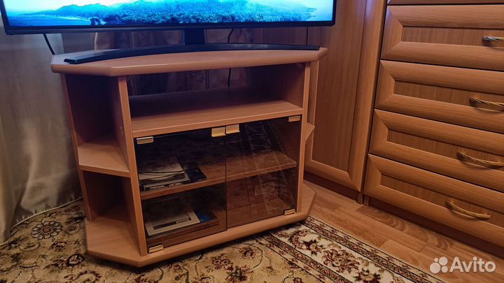 Тумба под телевизор