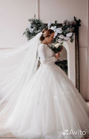Свадебное платье