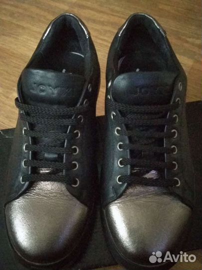 Кеды, кроссовки. Новые. Одела один раз, поняла,что