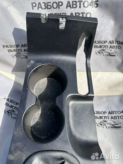 Накладка селектора Hyundai Ix35 2.0 G4KD 2WD МКПП