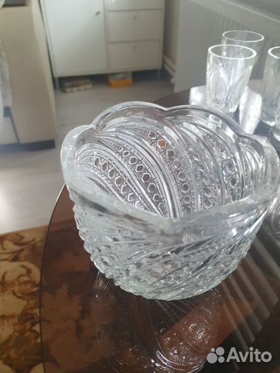 Хрустальная ваза