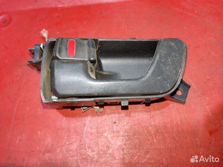 Ручка передняя левая Mitsubishi Montero 3 3.5I