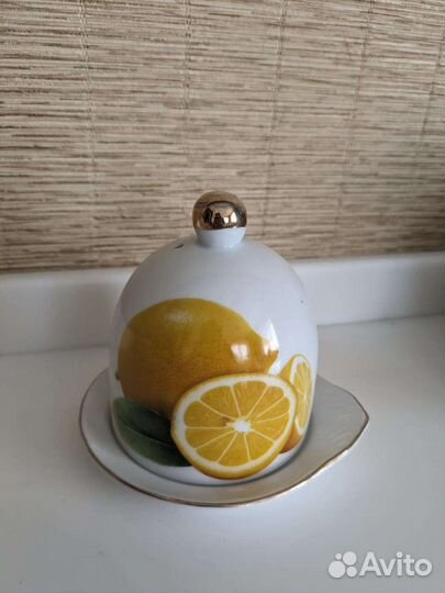 Лимонница с крышкой