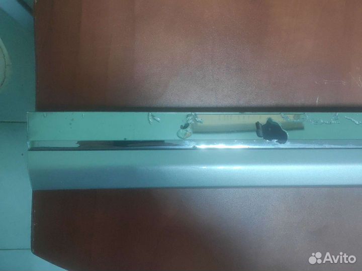 Молдинг задней левой двери Lexus LS600HL