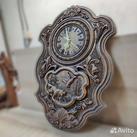 Часы резные