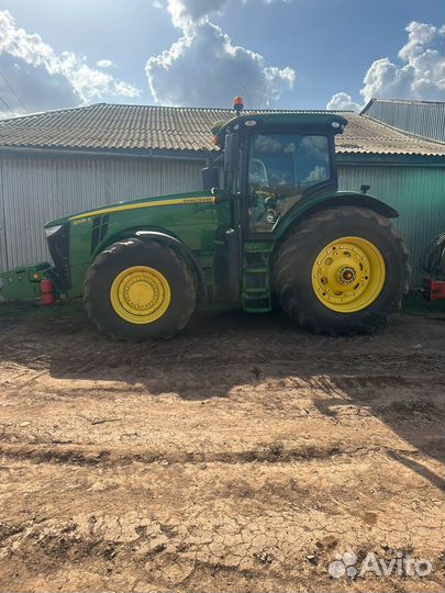 Трактор John Deere 8335R