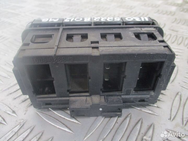 Блок кнопок Mercedes-Benz A9435400146