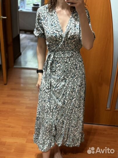 Летнее платье на запах 42 размер