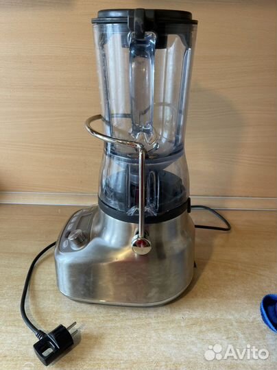 Блендер bork b806