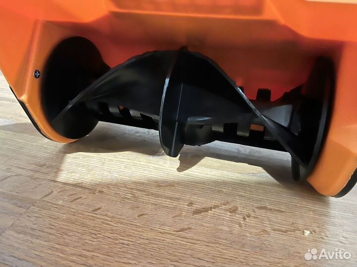 Снегоуборочная электрическая лопата