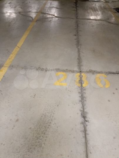 Машиноместо, 13 м²