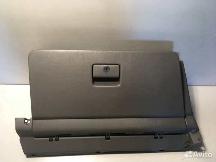 Toyota Camry V30 01-06 Бардачок