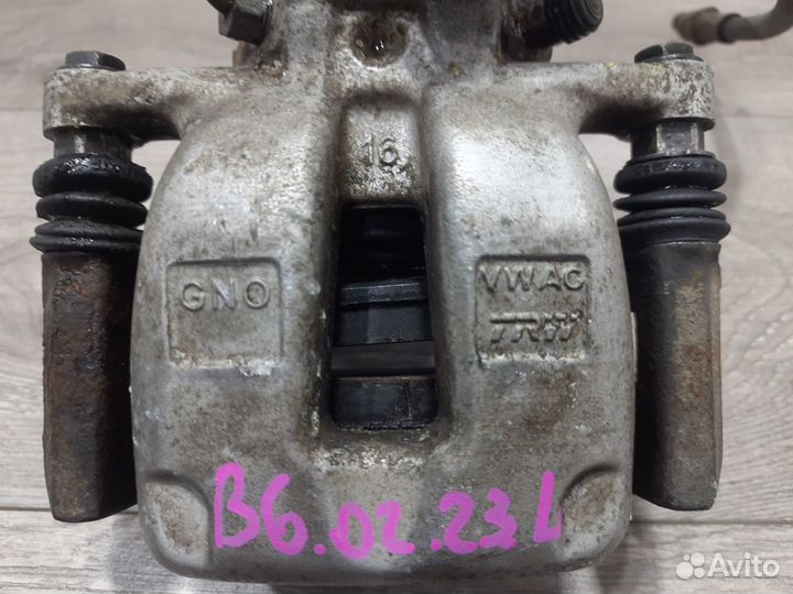 Задний L тормозной суппорт для VW Passat B6 без M