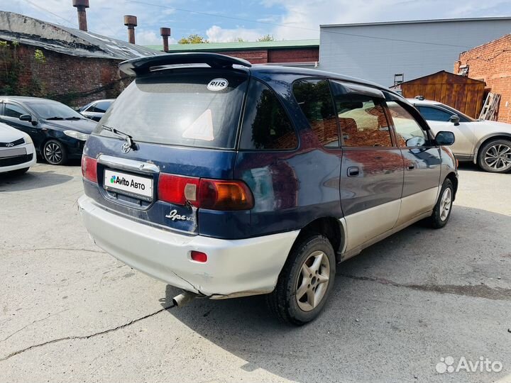 Toyota Ipsum 2.0 AT, 2000, 360 000 км