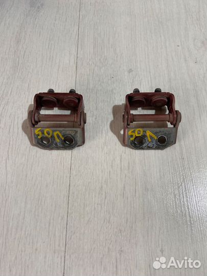 Петля крышки багажника левая mazda CX-7 2.3 ат