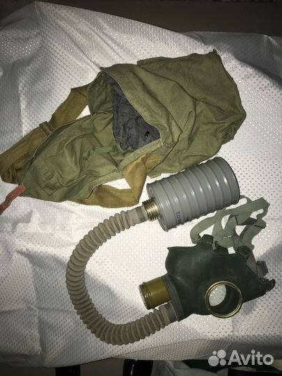 Противогаз времён СССР в сумке
